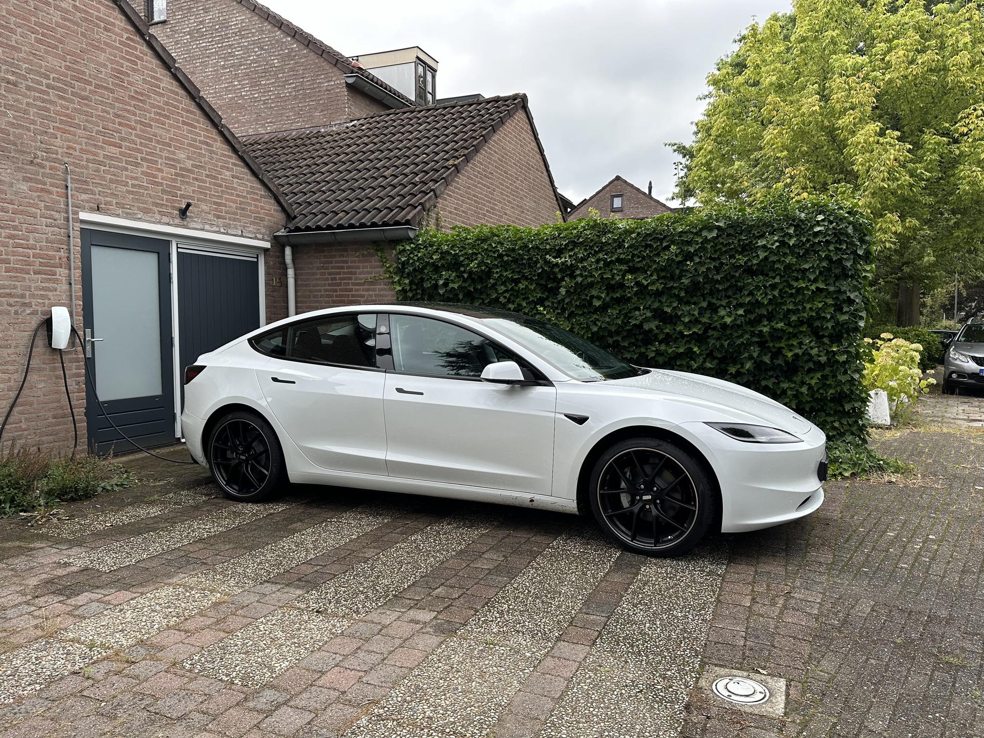 Telsa Model3 Wheel and Aero Cover